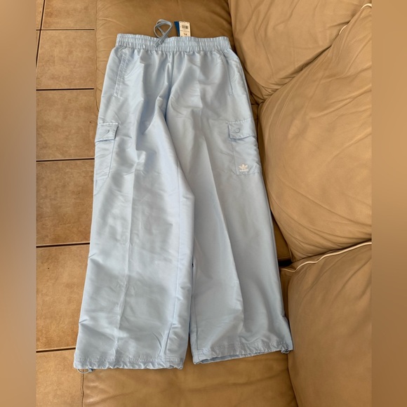 adidas Originals Essentials Woven Cargo Pants. Size XL. MSRP $75 - Picture 7 of 17